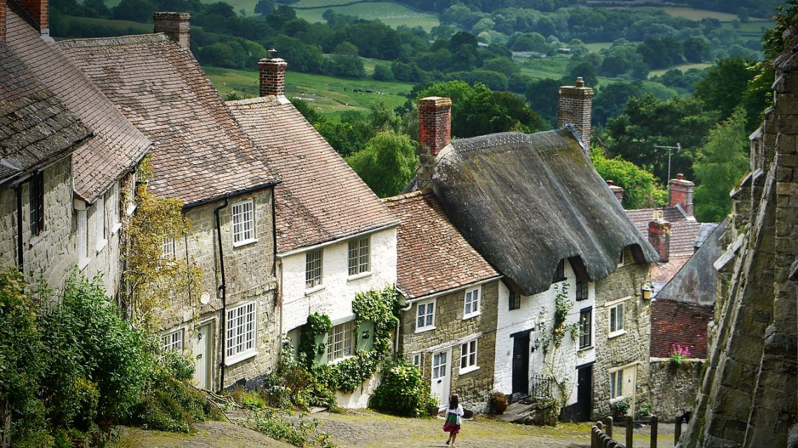 11 Signs Which Indicate That Your Roof Needs To Be Replaced